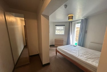 3 bed flat, Hill Park Crescent, Flat 1, Greenbank, Plymouth, PL48JP - Image 5